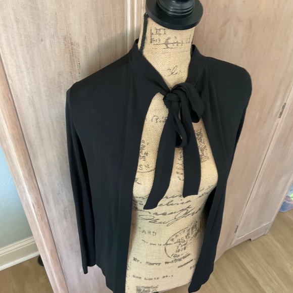 NWT Aritzia Wilifred black top tie cape kimono cardigan size Small - Picture 2 of 14